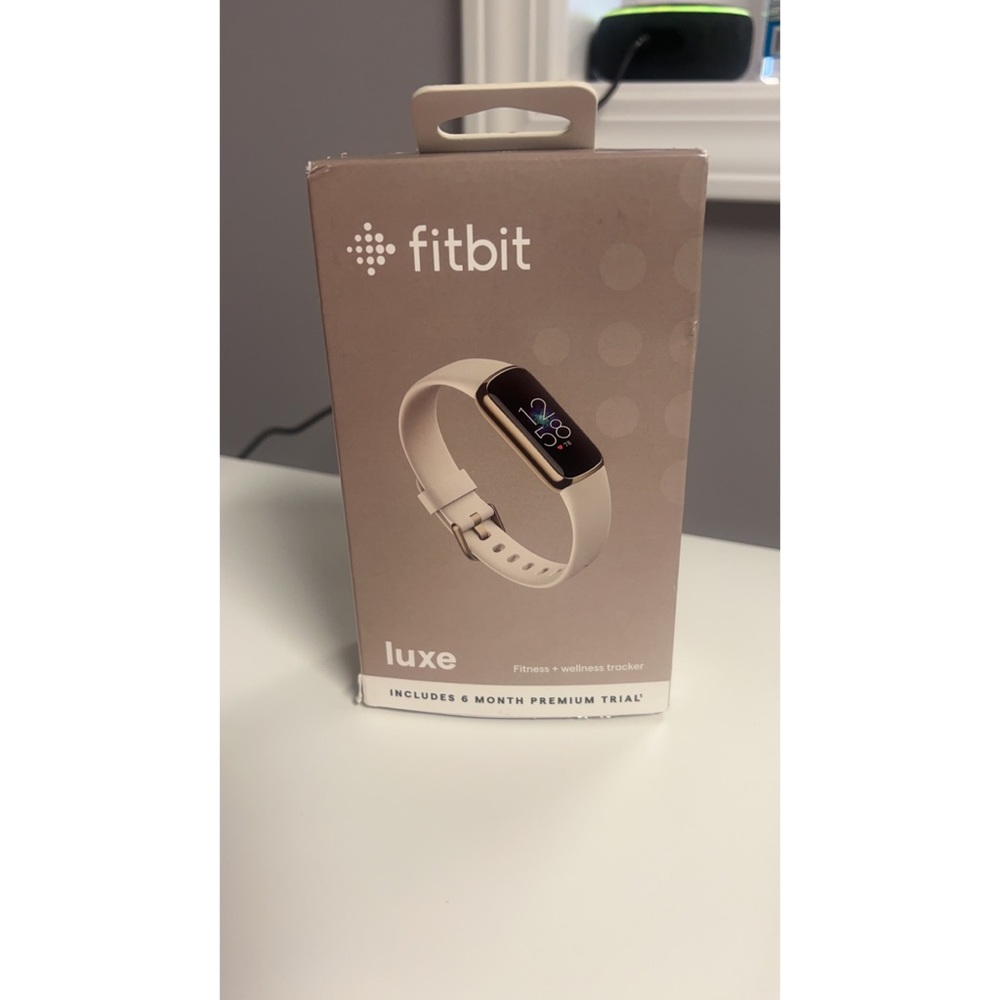 NEW Fitbit Luxe
